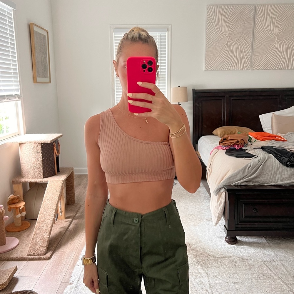 Ribbed one shoulder crop top
